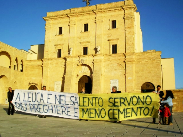 Sit-in per salvare il Santuario di Leuca.